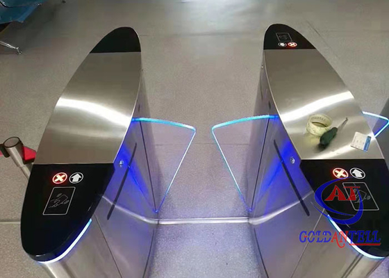 ประตูเข้าควบคุมการเข้าออก Turnstiles เครื่องอ่านรหัส RFID ลายนิ้วมืออัตโนมัติ Flap Type