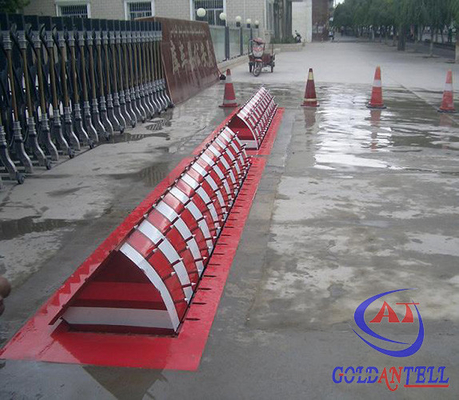 การควบคุมการจราจรระยะไกลการรักษาความปลอดภัยไฮดรอลิก Road Blocker เหล็ก A3 พร้อมแล็กเกอร์กันสนิม