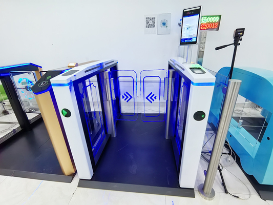 การรับรู้ใบหน้า ช่องทางหลวงประตูความปลอดภัยสูง รีดการ์ด RFID ไวพาสชีวภาพ