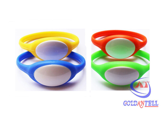 125khz 13.56mhz Rfid สายรัดข้อมือซิลิโคนสร้อยข้อมือ NFC TAG Waterproof Smart RFID